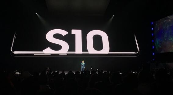 三:三星S10+和iPhone XS Max性能對比: