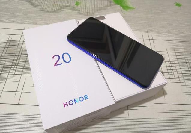 榮耀20從2599元降至1999元，麒麟980+8GB+4800萬四攝