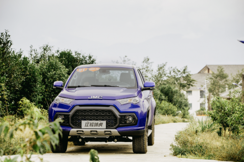 江鈴皮卡域虎7 一輛兼顧坐人拉貨越野皮卡