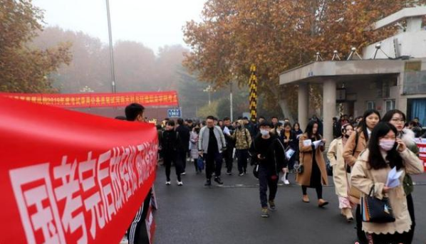 國(guó)考最熱崗位競(jìng)爭(zhēng)超兩千選一，2021國(guó)考報(bào)名過(guò)審人數(shù)超85萬(wàn)